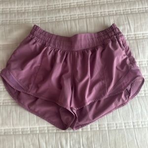 Lululemon 2.5 Hotty Hots!!